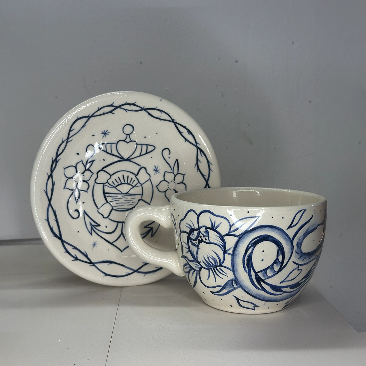 taza daggers ocean heart + plato anchor life taza daggers ocean heart + plato anchor life